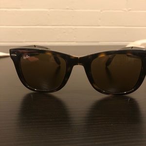 Rayban Wayfarers Foldable Tortoise Shell